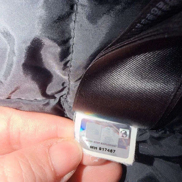 The North Face Women's Black Snow Jacket - Picture 3 of 6